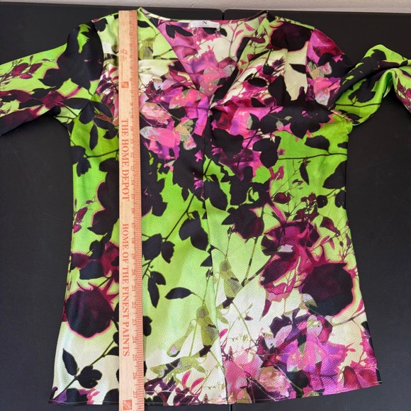 Natori Top Blouse Women's L Twist Neck Black Green Pink Floral Silky 3/4 Sleeve - Picture 9 of 13